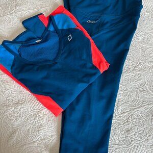 LORNA JANE Performance Set | Capri Leggings & Complimenting Long Sleeve | XS
